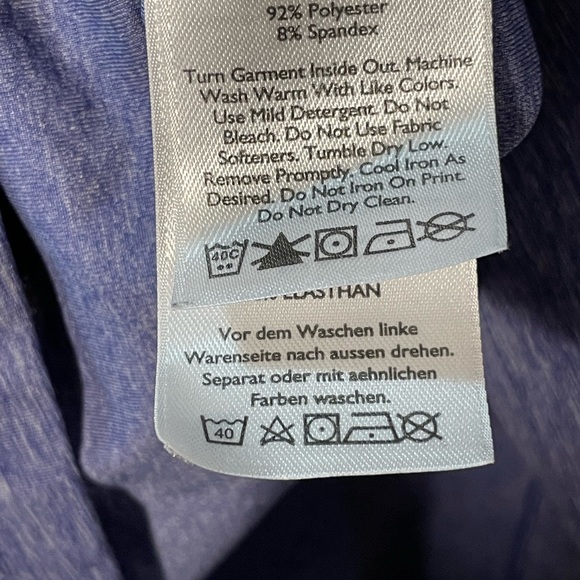 XL Eddie Bauer work out tshirt in a periwinkle color and ruched sides - Picture 3 of 4